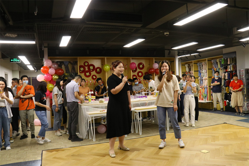 優(yōu)鼎公司舉行“中秋小型聯(lián)歡會(huì)”